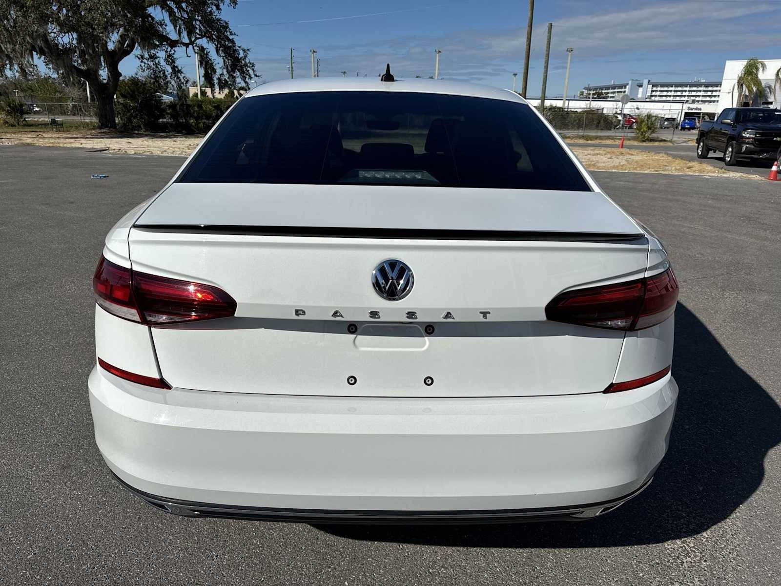 2022 Volkswagen Passat 2.0T R-Line