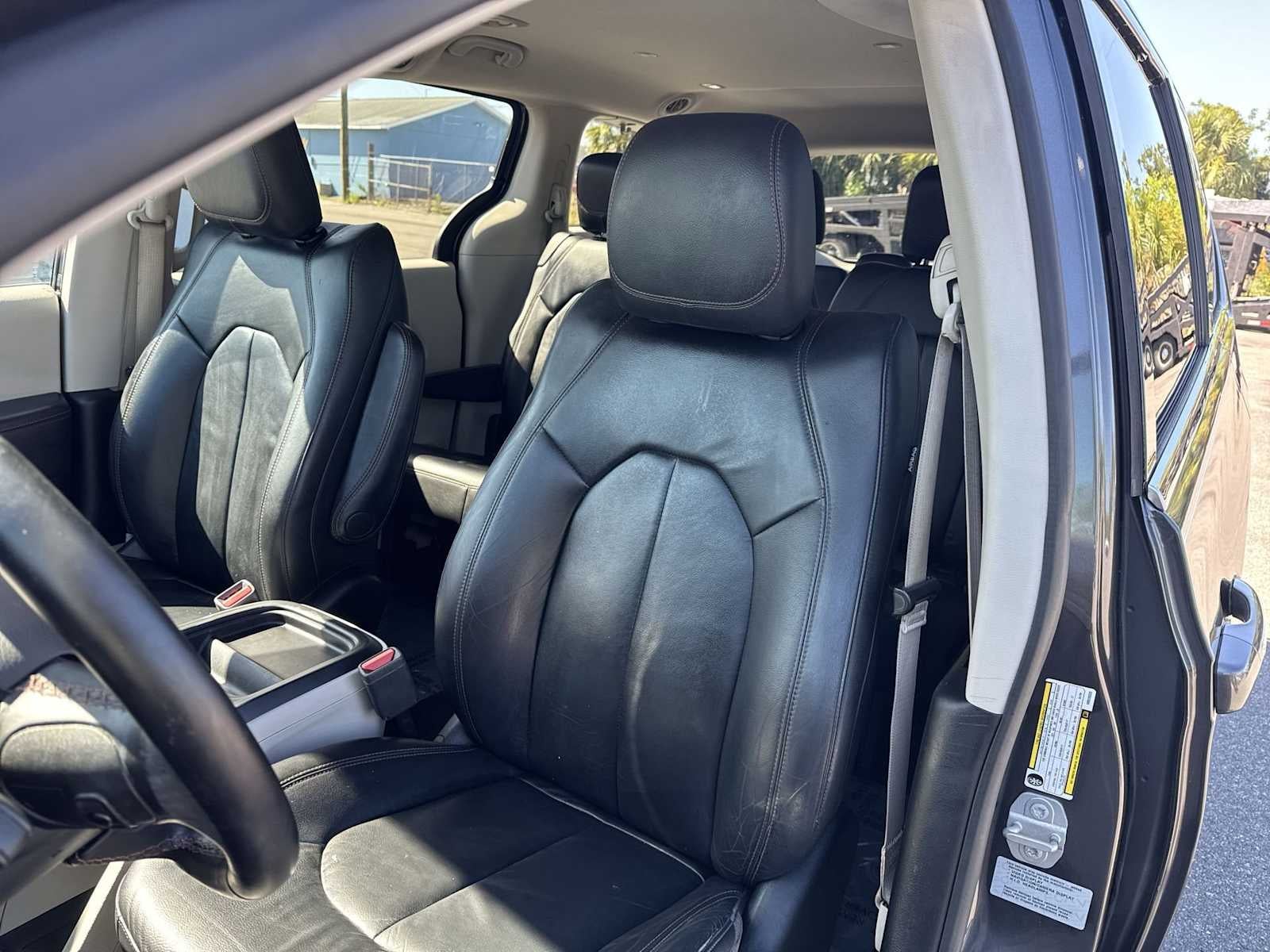 2017 Chrysler Pacifica Touring-L