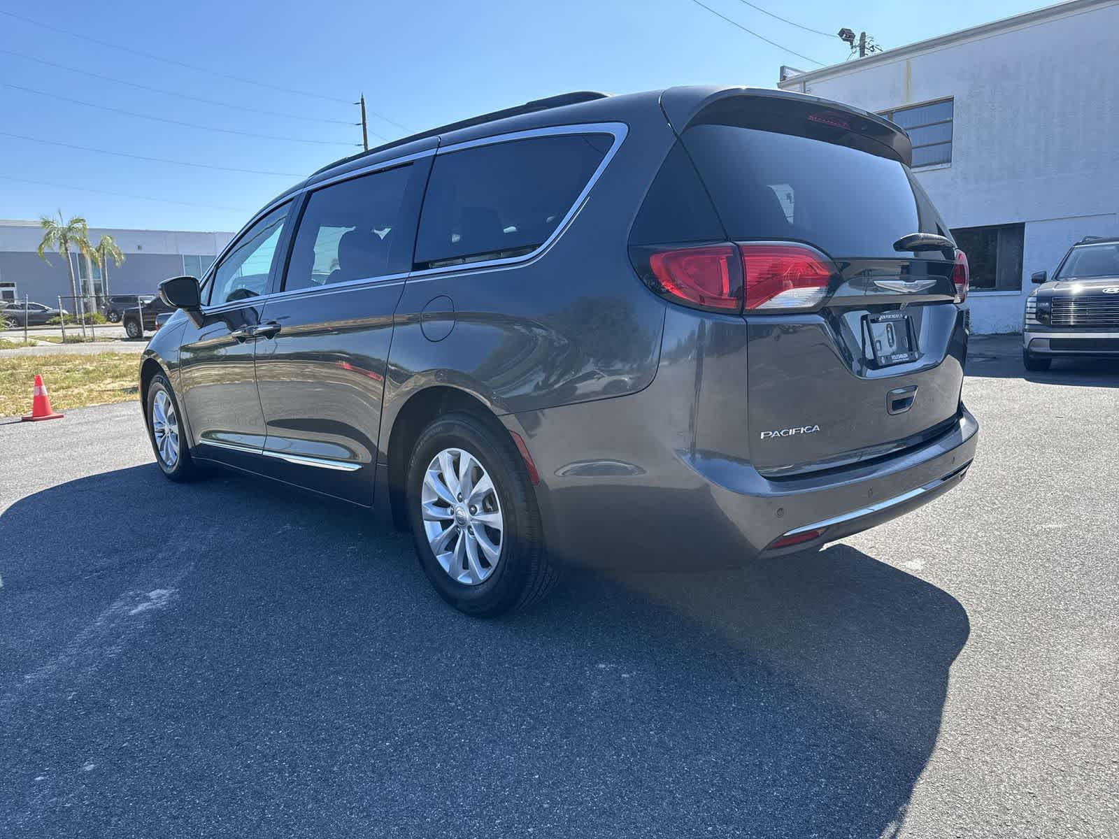 2017 Chrysler Pacifica Touring-L