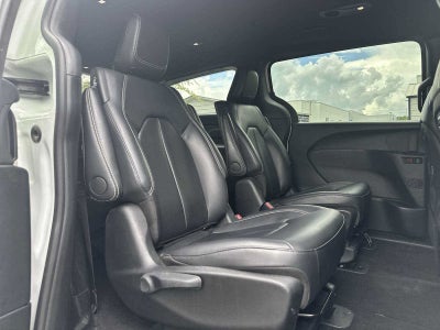 2024 Chrysler Pacifica Hybrid S Appearance Pkg
