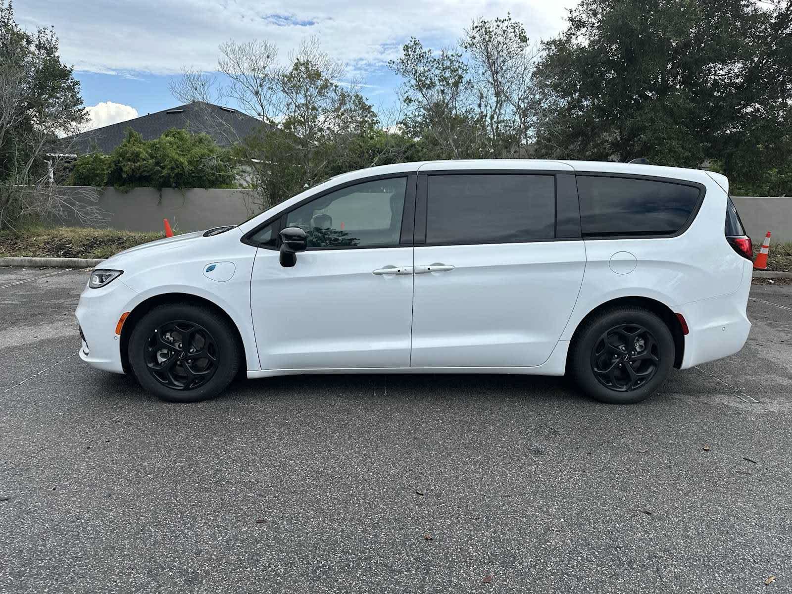 2024 Chrysler Pacifica Hybrid S Appearance Pkg