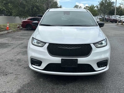 2024 Chrysler Pacifica Hybrid S Appearance Pkg