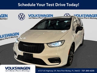 2024 Chrysler Pacifica Hybrid S Appearance Pkg