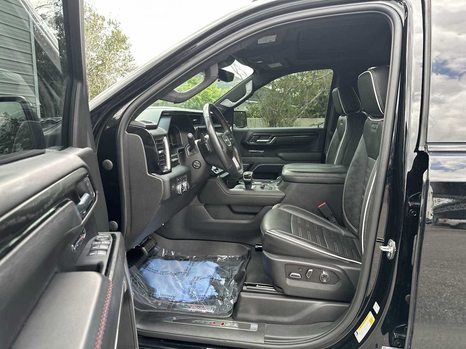 2023 GMC Sierra 1500 AT4X