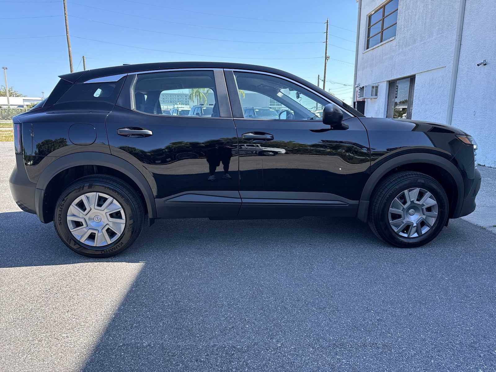 2025 Nissan Kicks S