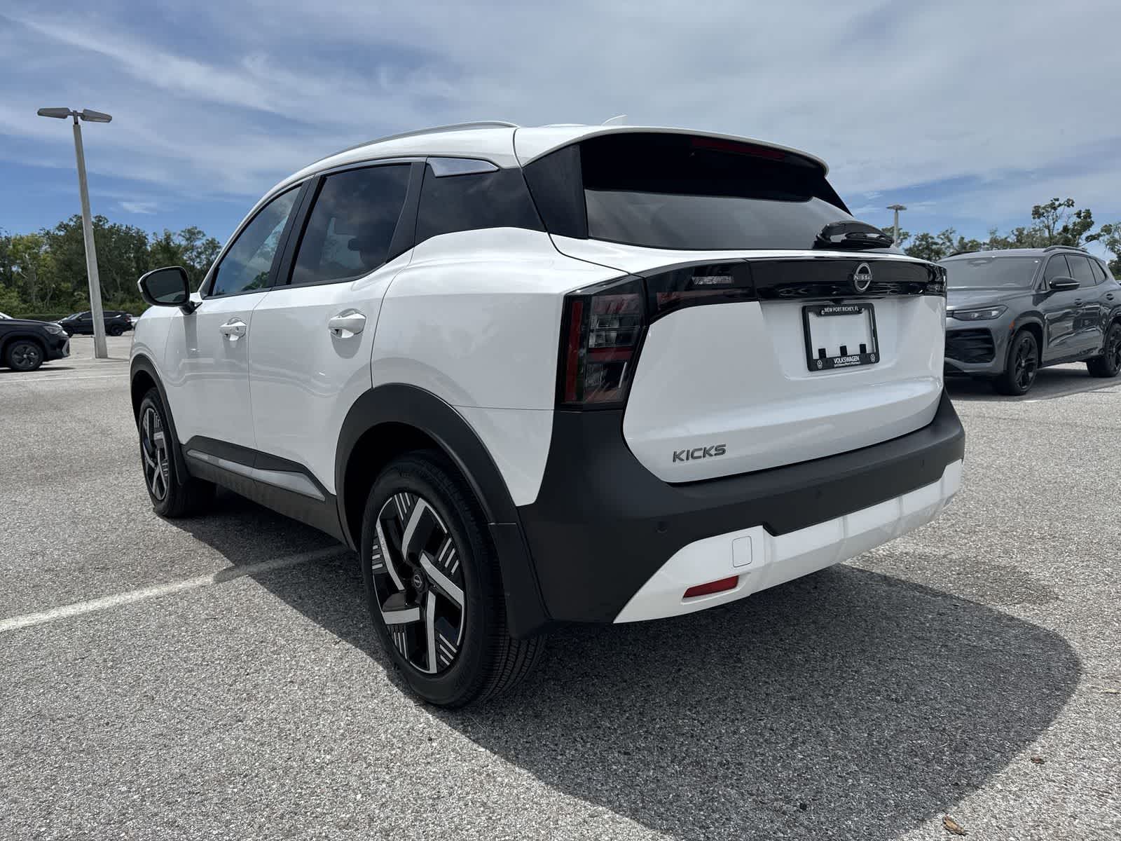 2025 Nissan Kicks SV