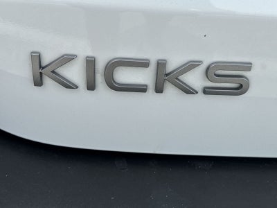 2025 Nissan Kicks SV