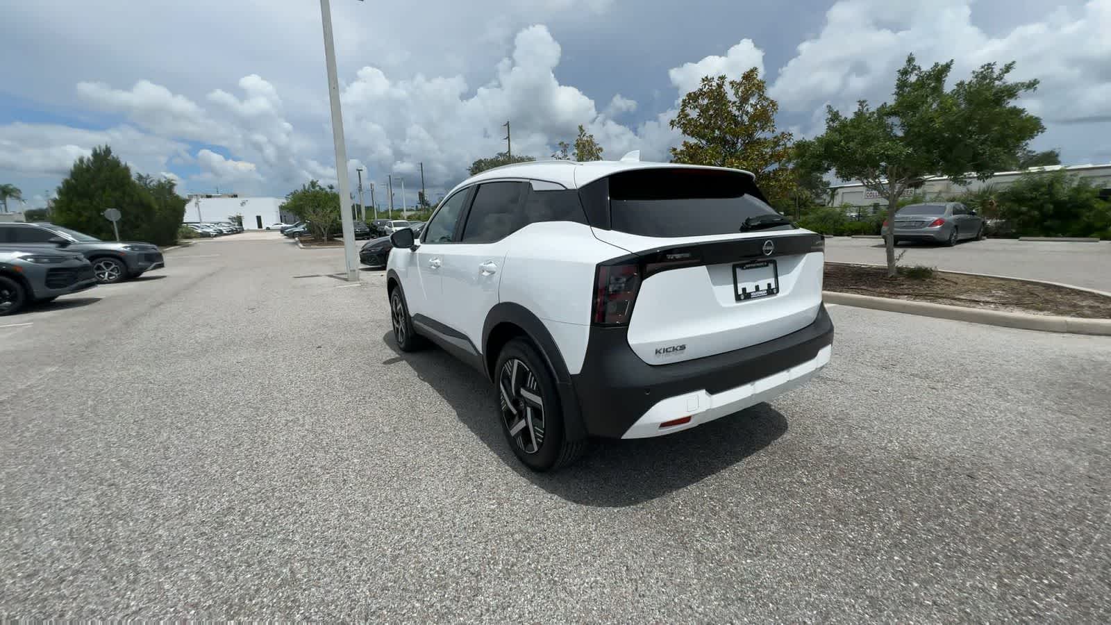 2025 Nissan Kicks SV