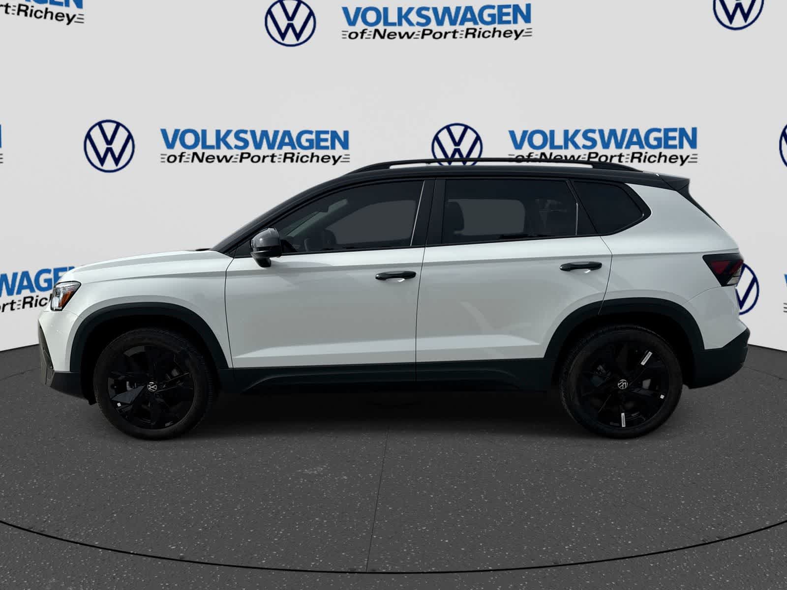 2026 Volkswagen Taos 1.5T SE Black