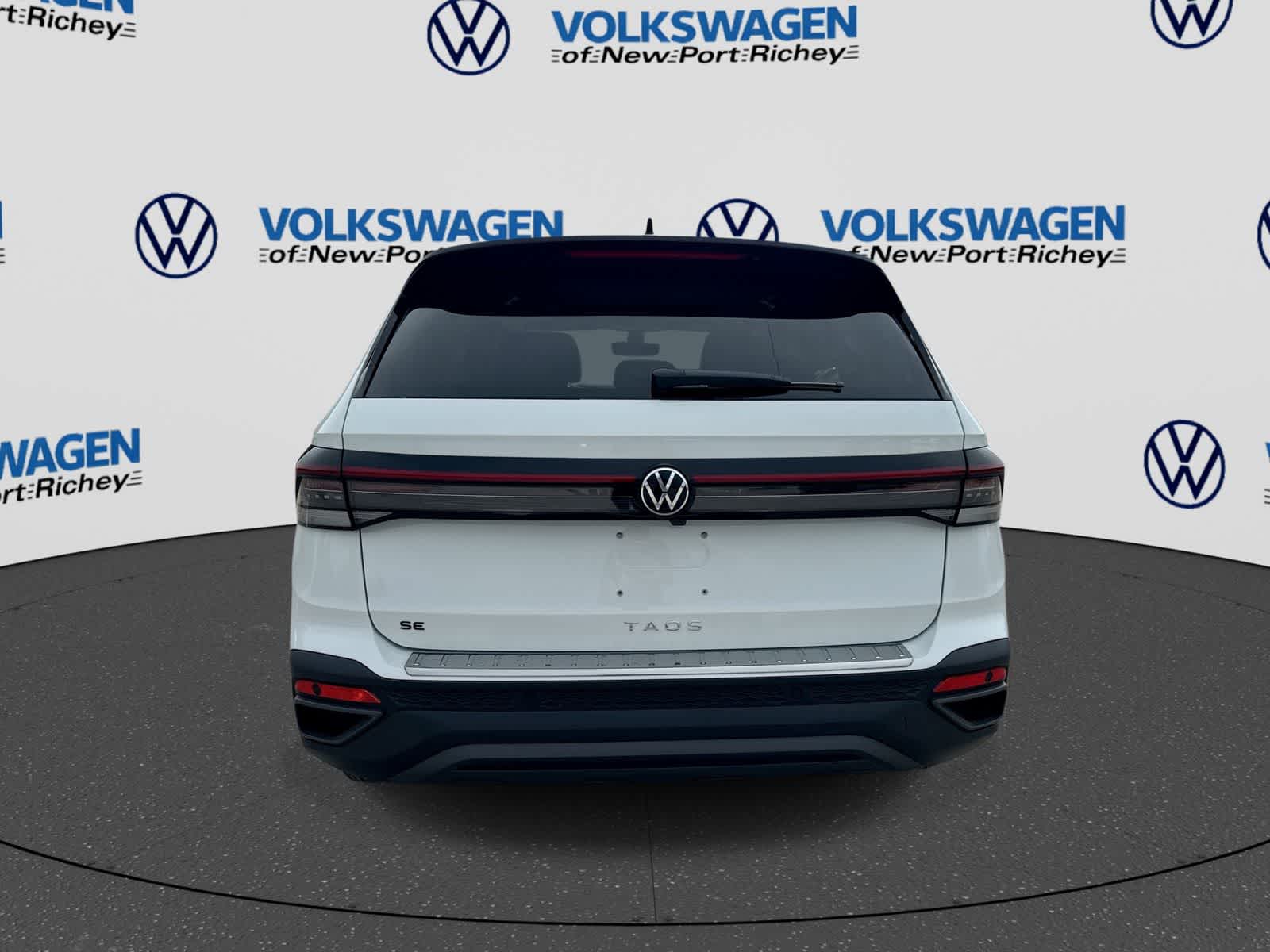 2026 Volkswagen Taos 1.5T SE Black