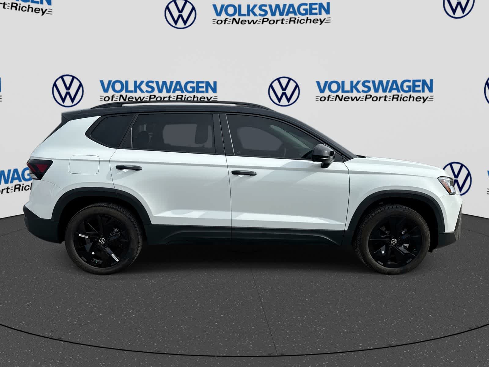 2026 Volkswagen Taos 1.5T SE Black