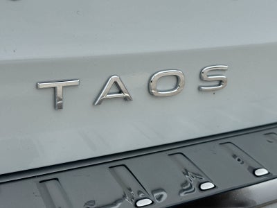 2026 Volkswagen Taos 1.5T SE Black