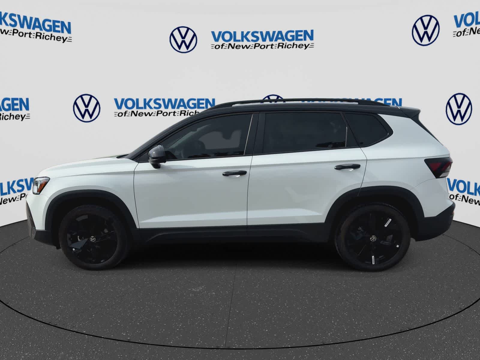 2026 Volkswagen Taos 1.5T SE Black