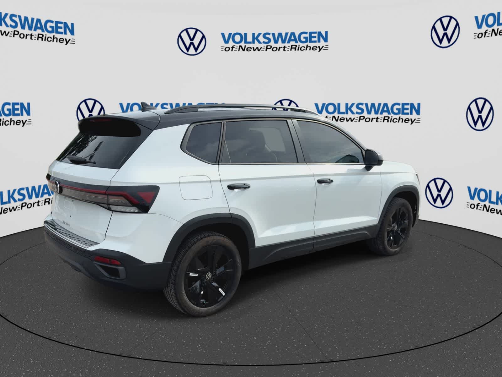 2026 Volkswagen Taos 1.5T SE Black