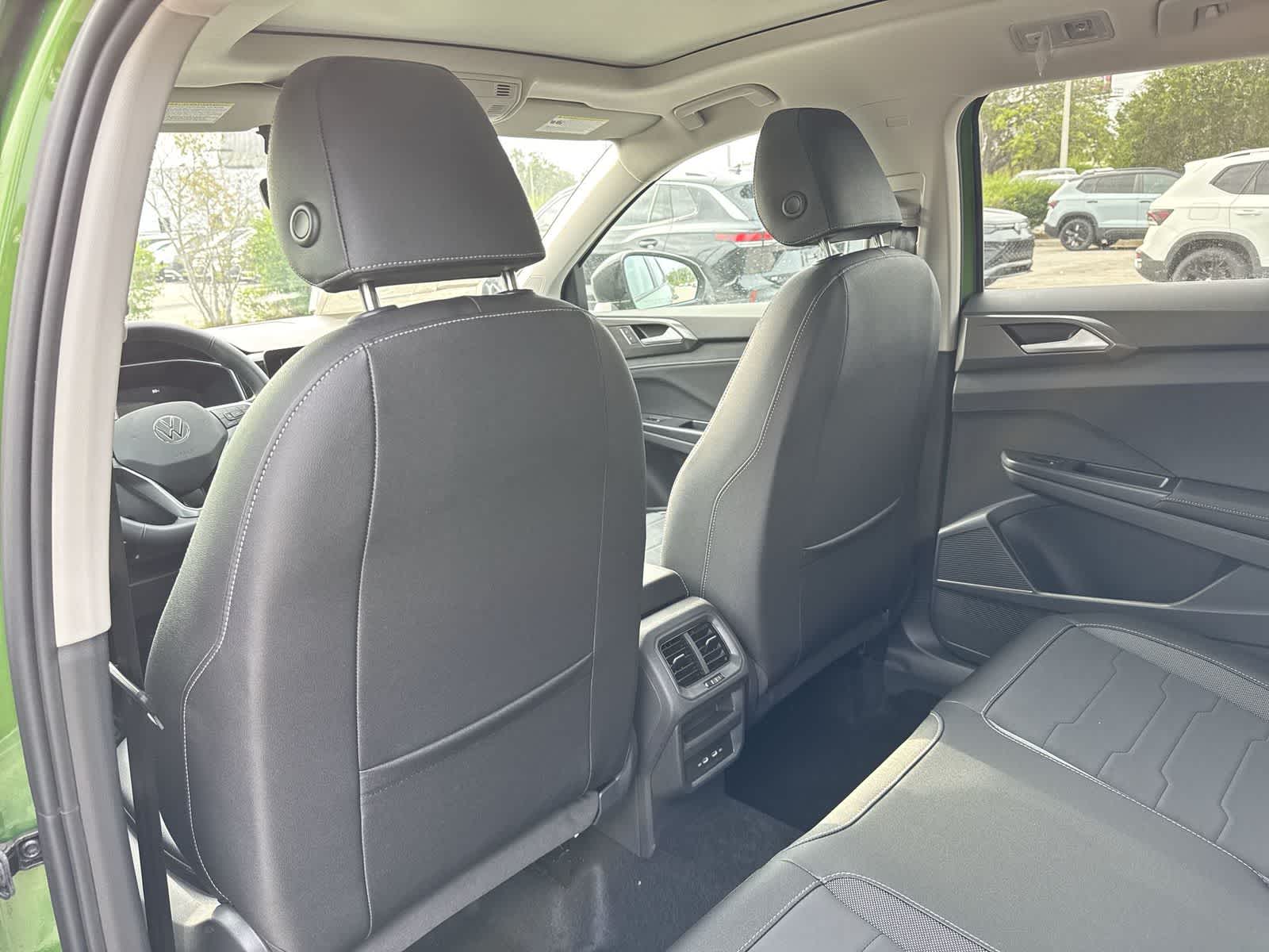 2026 Volkswagen Taos 1.5T SE Black