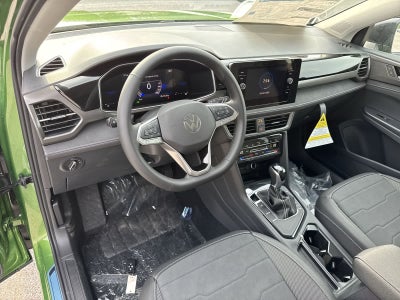 2026 Volkswagen Taos 1.5T SE Black