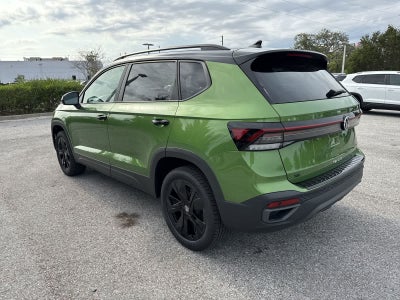 2026 Volkswagen Taos 1.5T SE Black