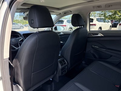 2026 Volkswagen Taos 1.5T SE Black