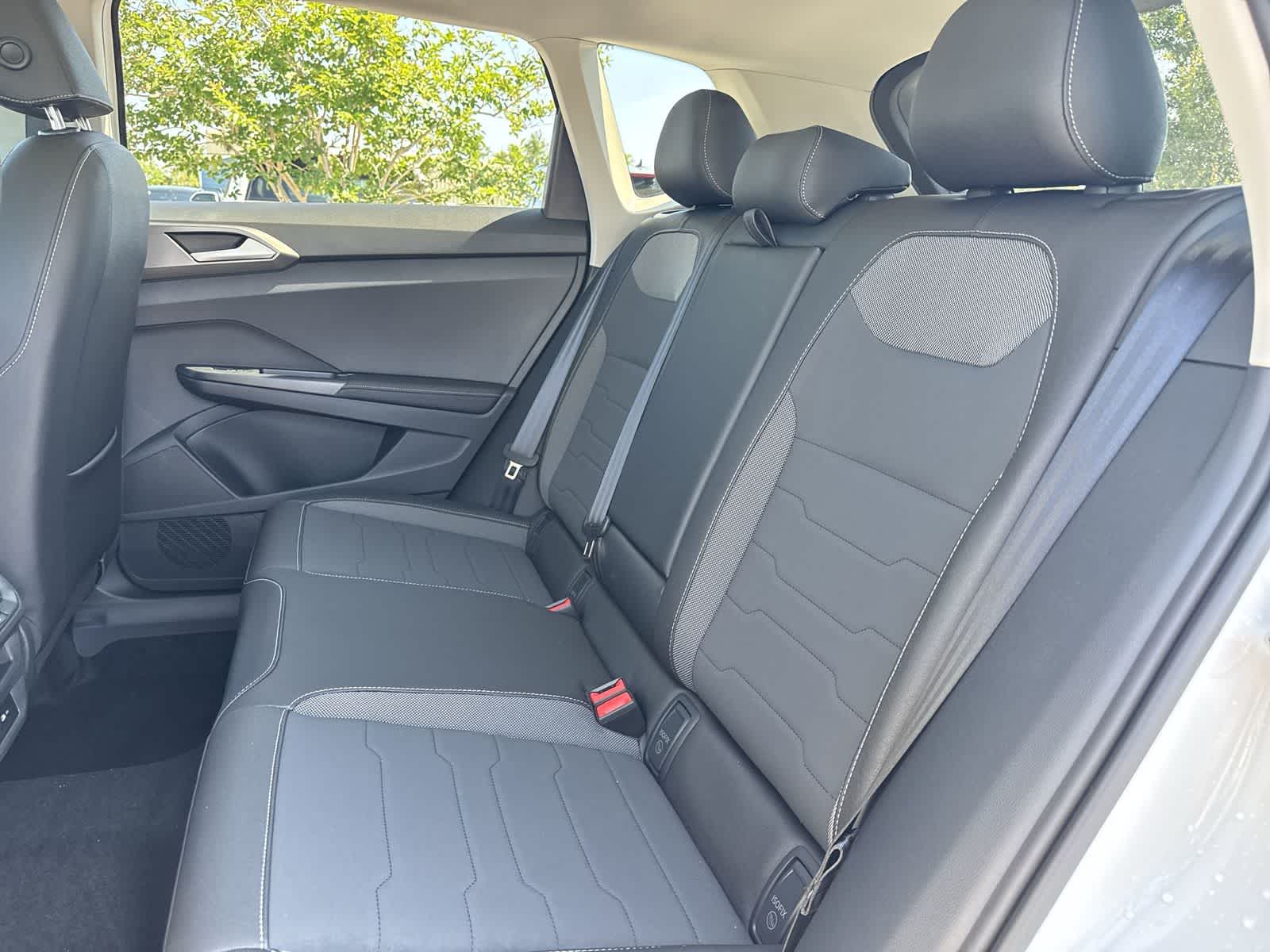 2026 Volkswagen Taos 1.5T SE Black