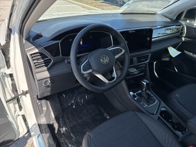 2026 Volkswagen Taos 1.5T SE Black