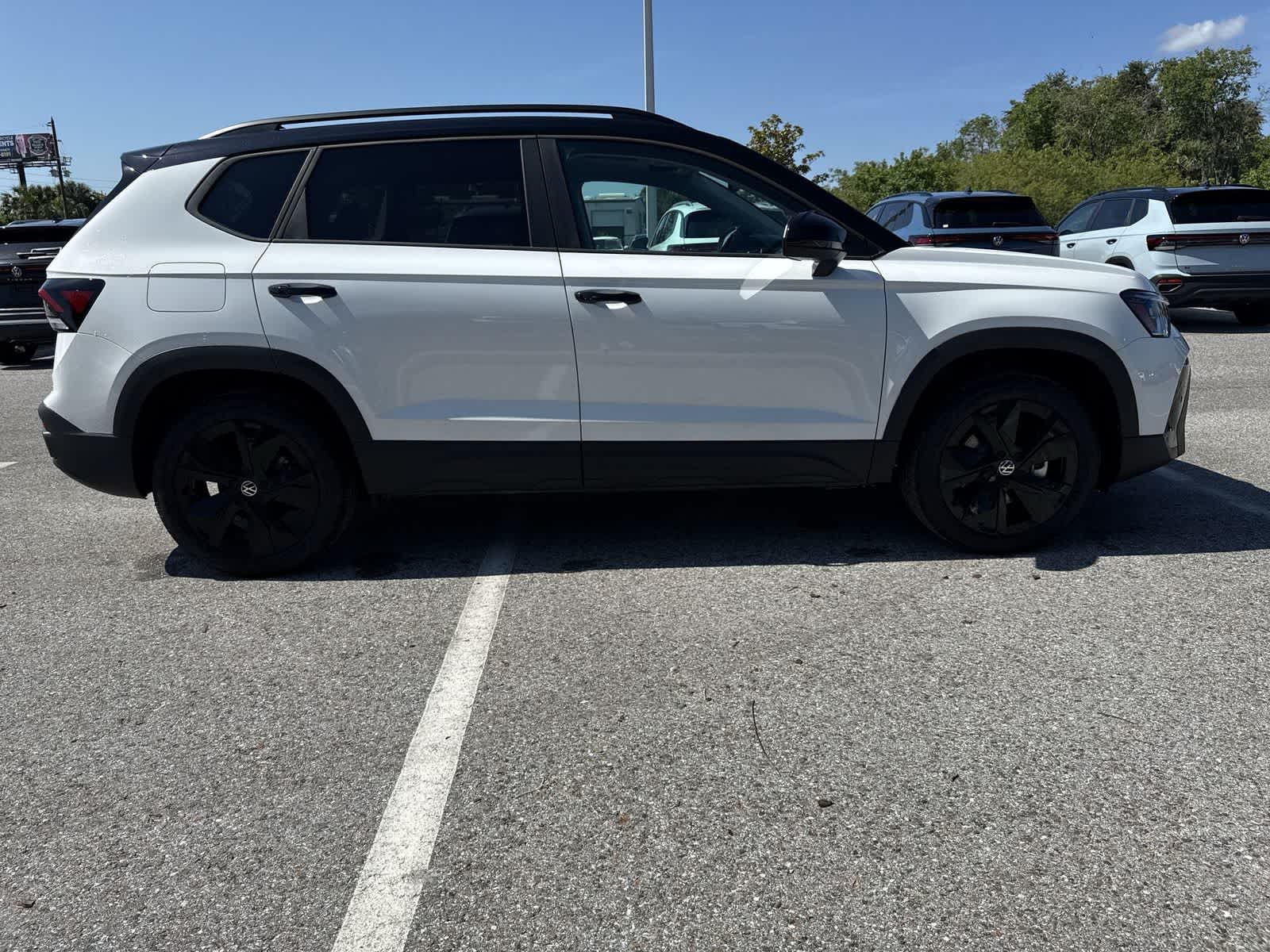2026 Volkswagen Taos 1.5T SE Black
