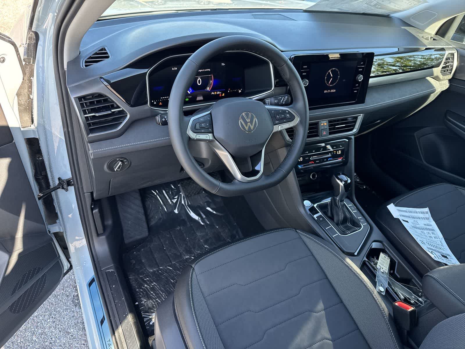 2026 Volkswagen Taos 1.5T SE Black