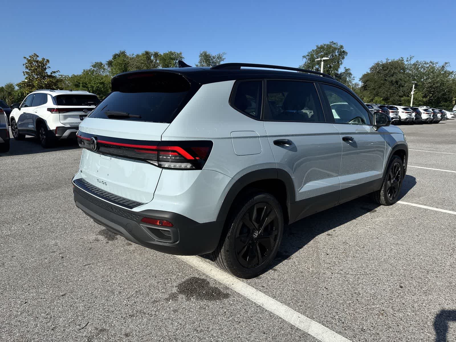 2026 Volkswagen Taos 1.5T SE Black