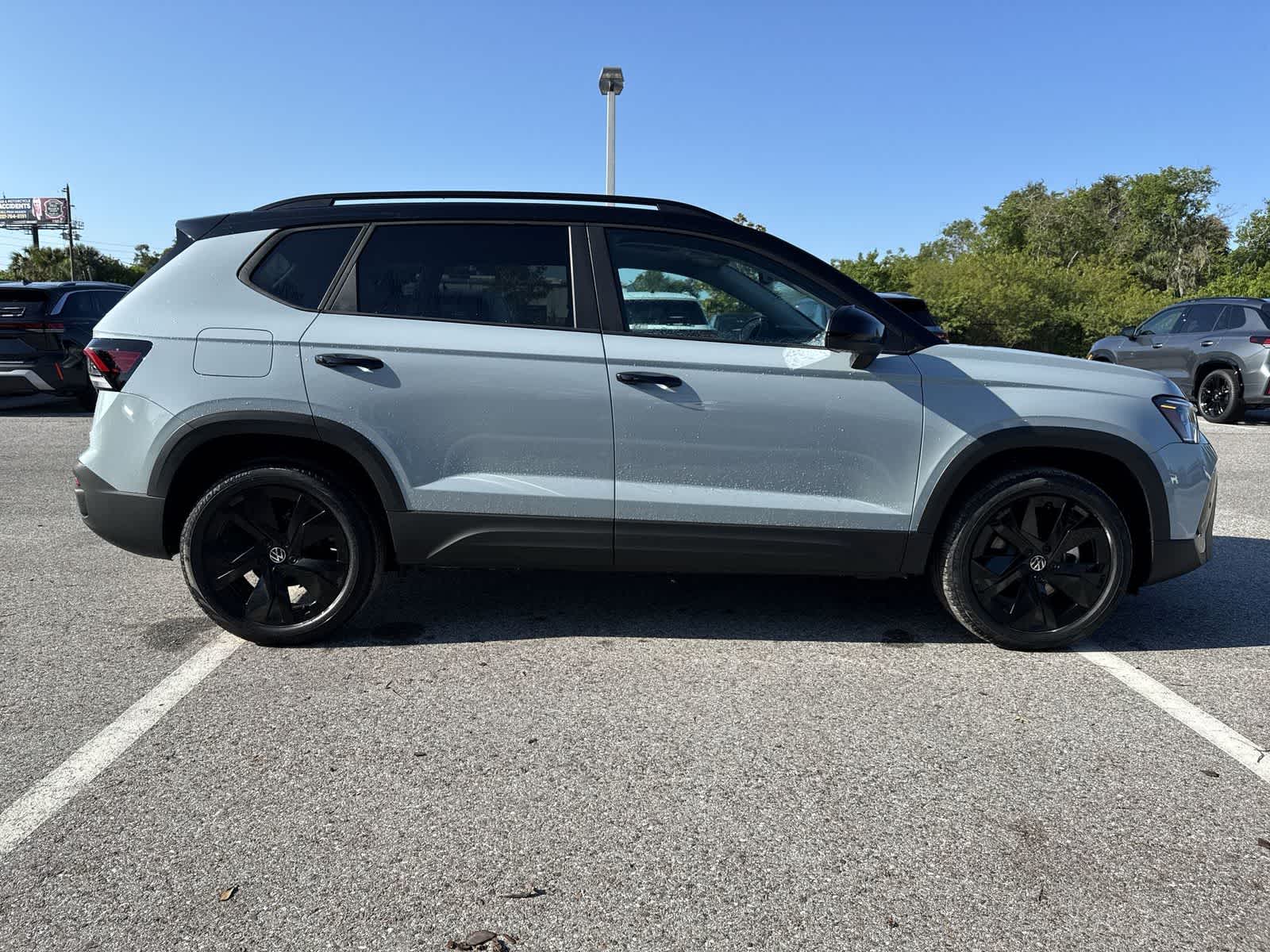 2026 Volkswagen Taos 1.5T SE Black