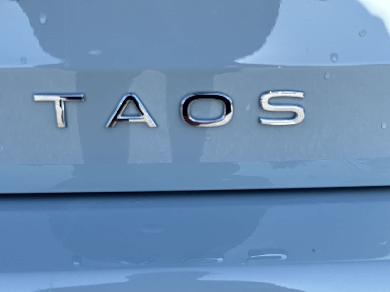 2026 Volkswagen Taos 1.5T SE Black