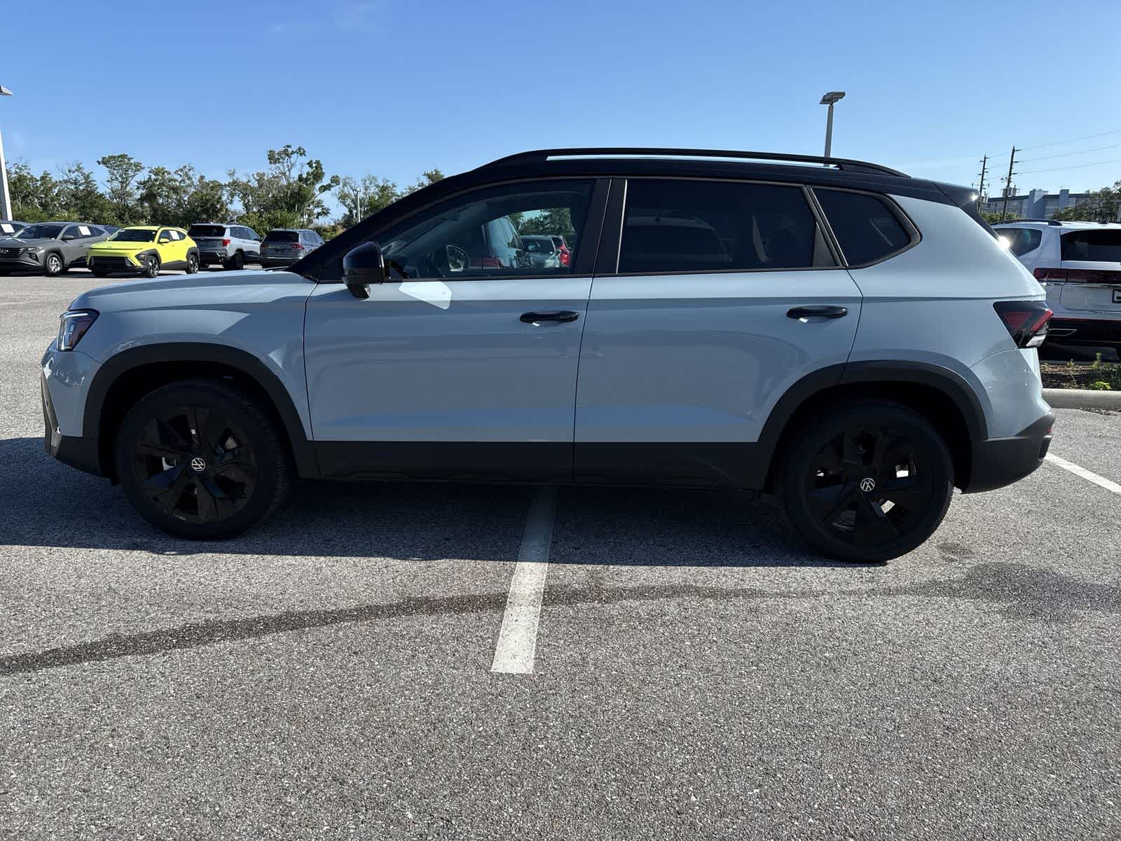 2026 Volkswagen Taos 1.5T SE Black
