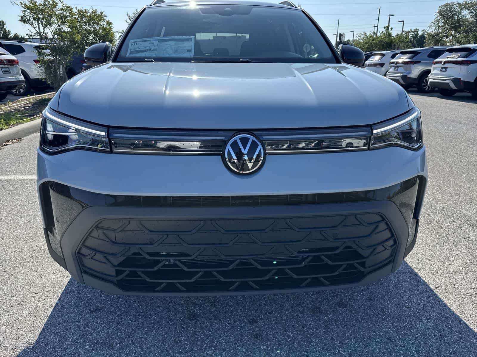 2026 Volkswagen Taos 1.5T SE Black