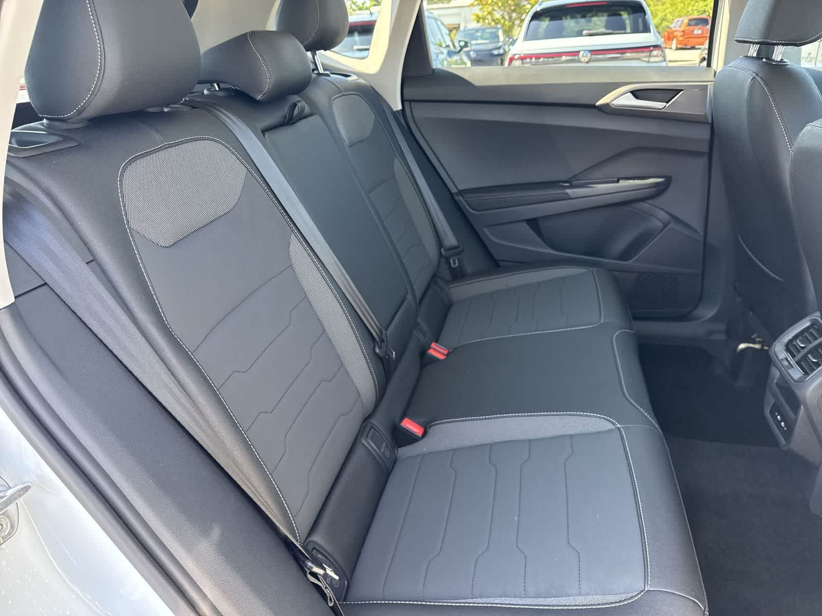 2026 Volkswagen Taos 1.5T SE Black