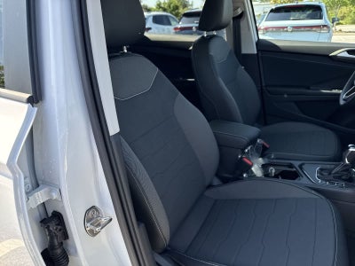 2026 Volkswagen Taos 1.5T SE Black