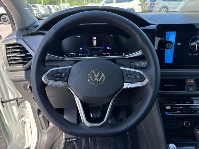 2026 Volkswagen Taos 1.5T SE Black