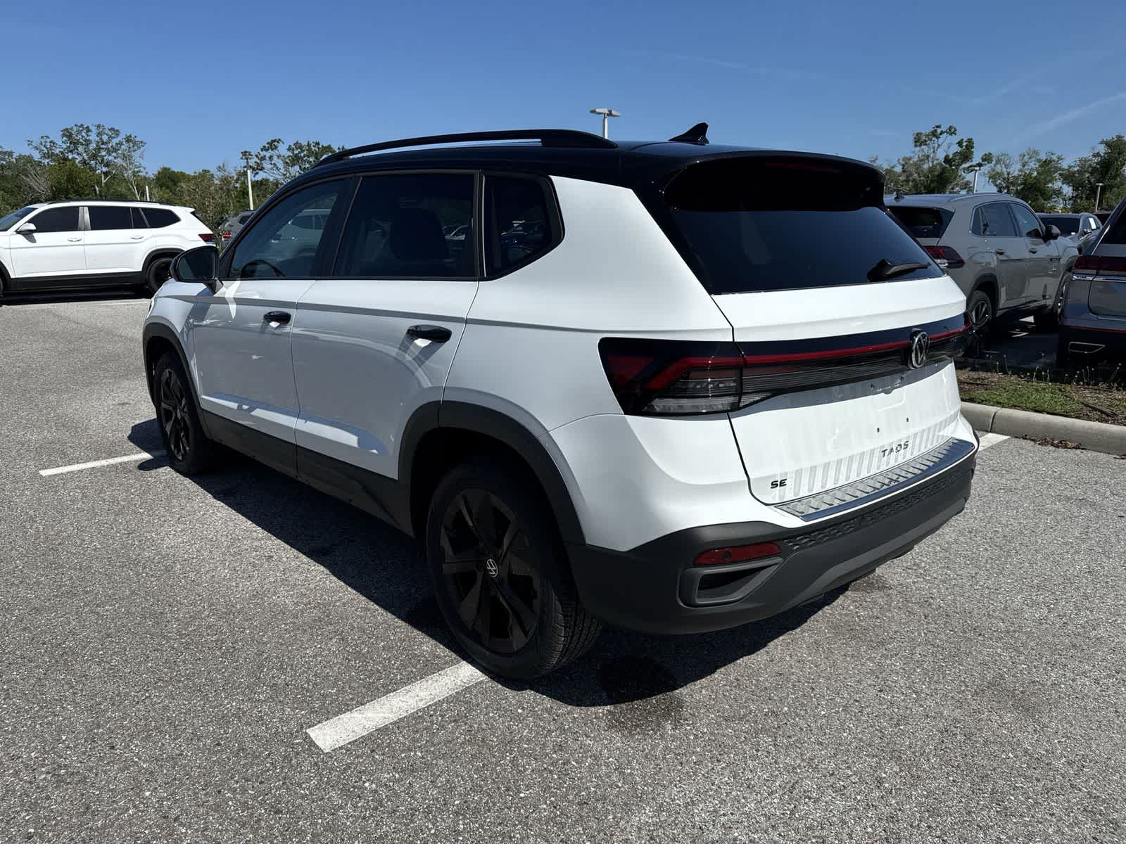2026 Volkswagen Taos 1.5T SE Black