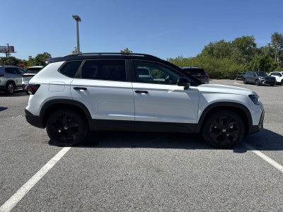 2026 Volkswagen Taos 1.5T SE Black