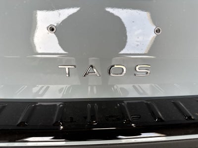 2026 Volkswagen Taos 1.5T SE Black