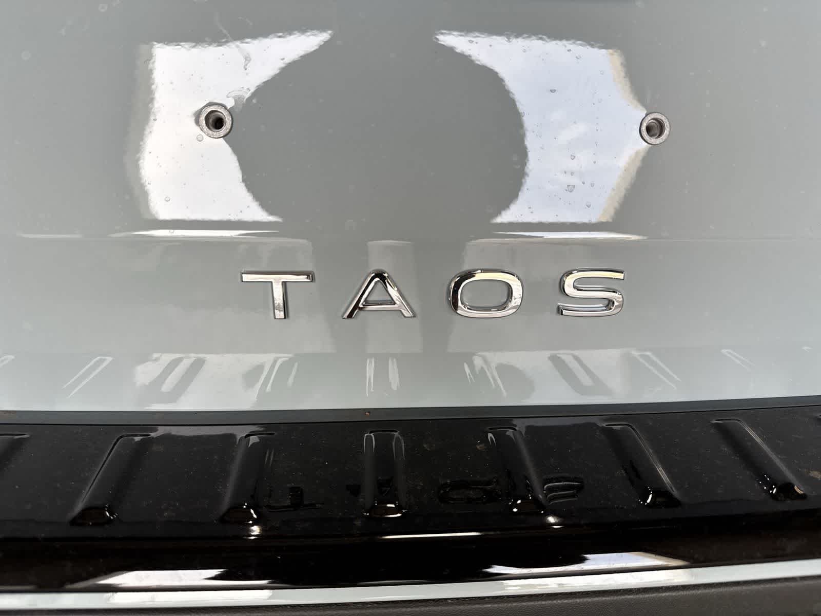 2026 Volkswagen Taos 1.5T SE Black