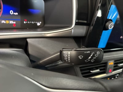 2026 Volkswagen Taos 1.5T SE Black