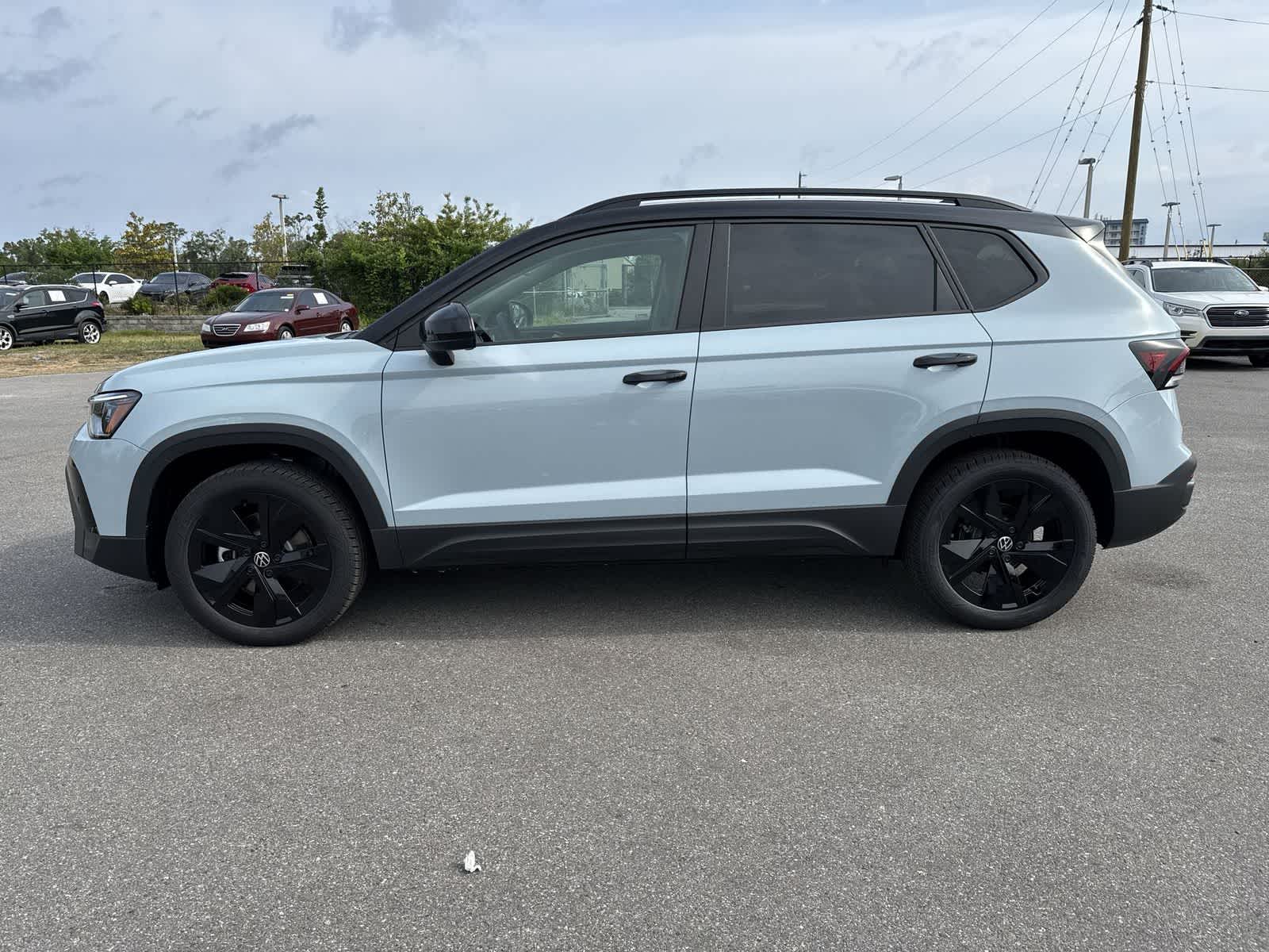 2026 Volkswagen Taos 1.5T SE Black