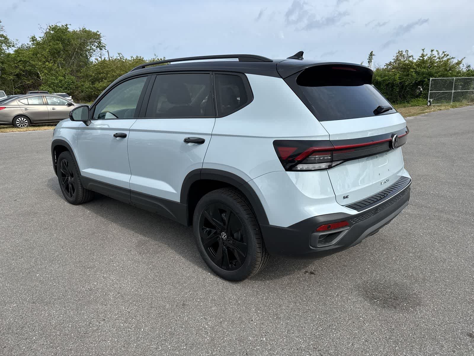2026 Volkswagen Taos 1.5T SE Black