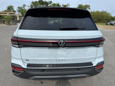 2026 Volkswagen Taos 1.5T SE Black