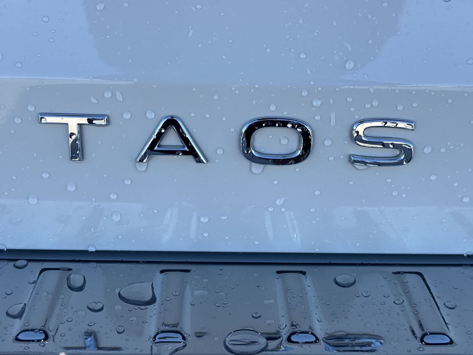 2026 Volkswagen Taos 1.5T SE Black