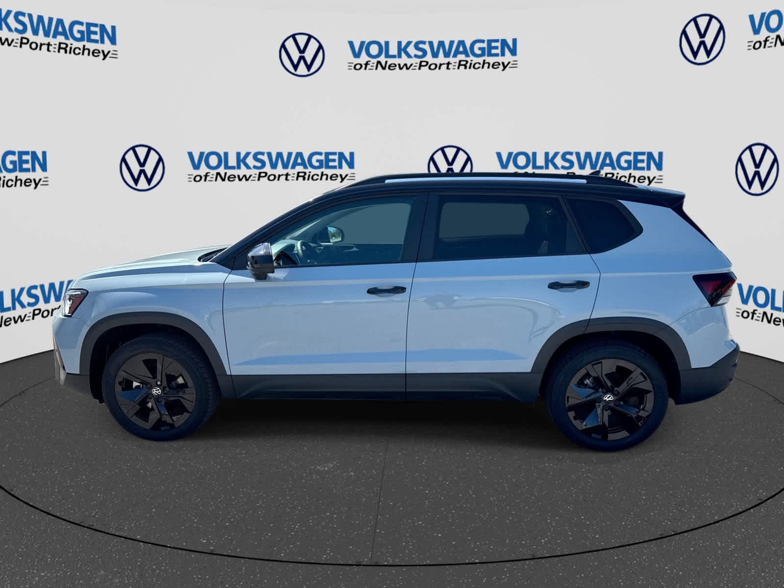 2027 Volkswagen Taos 1.5T SE Black