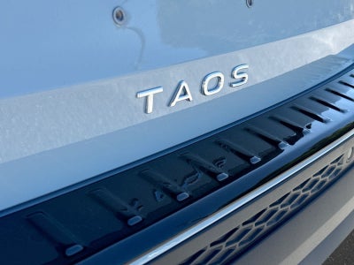2027 Volkswagen Taos 1.5T SE Black