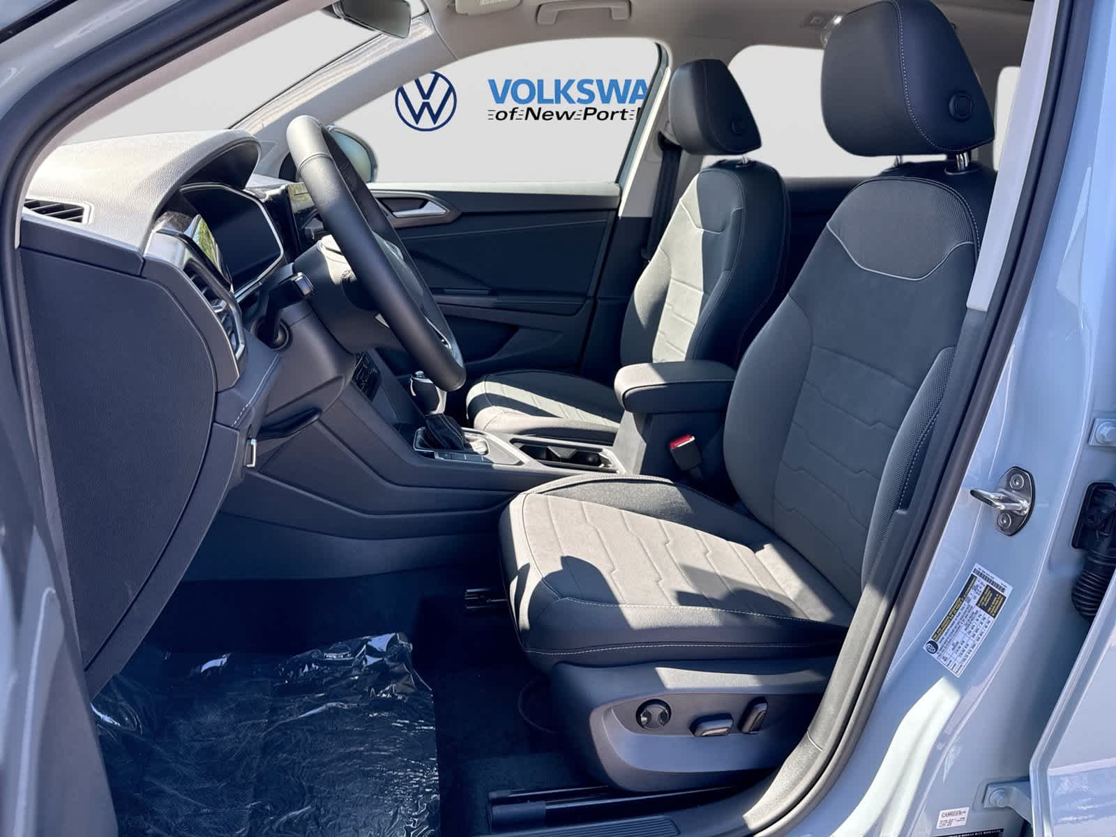 2027 Volkswagen Taos 1.5T SE Black