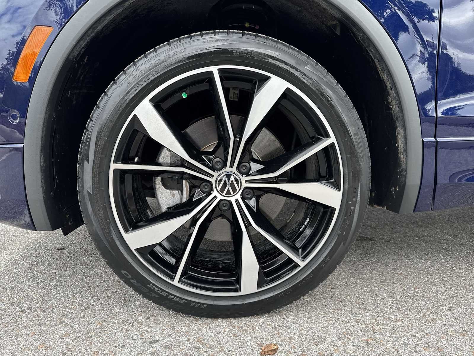 2024 Volkswagen Tiguan SEL R-Line