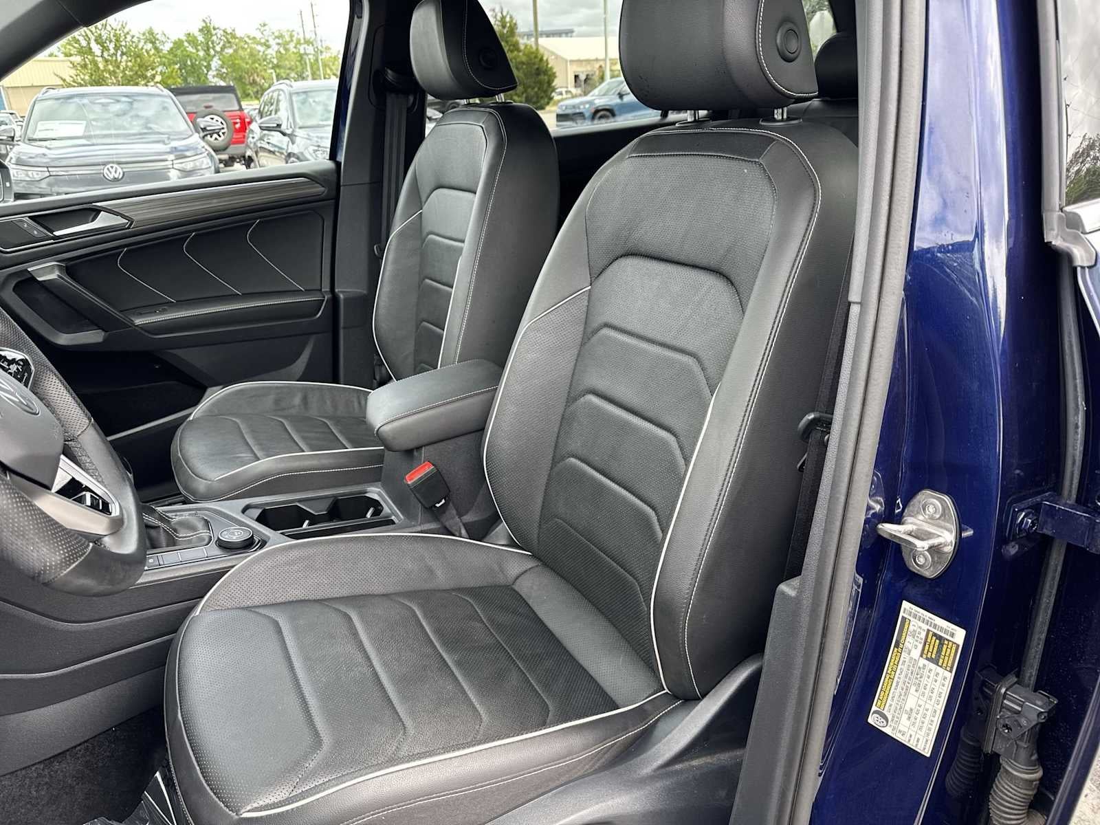 2024 Volkswagen Tiguan SEL R-Line