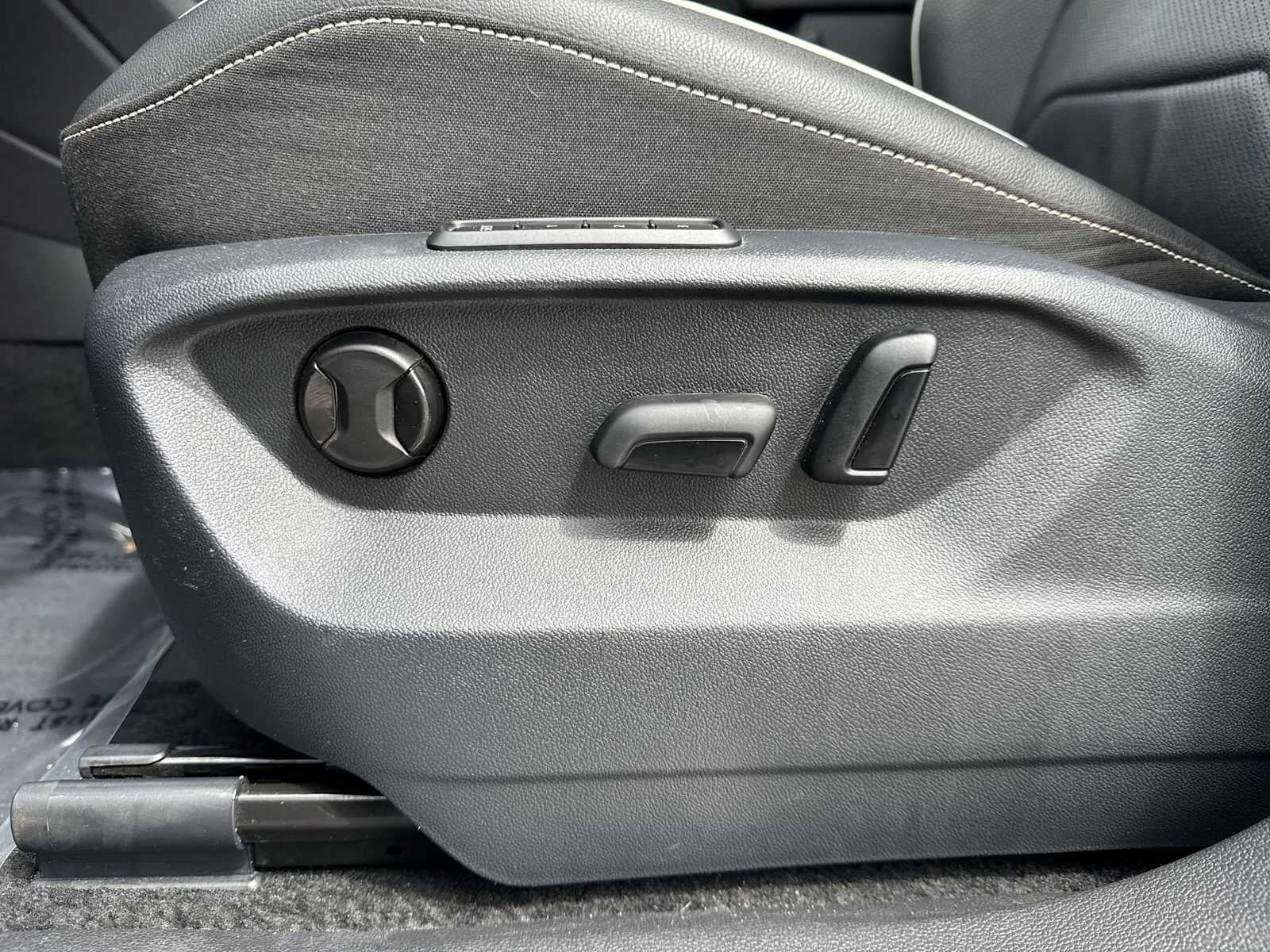2024 Volkswagen Tiguan SEL R-Line