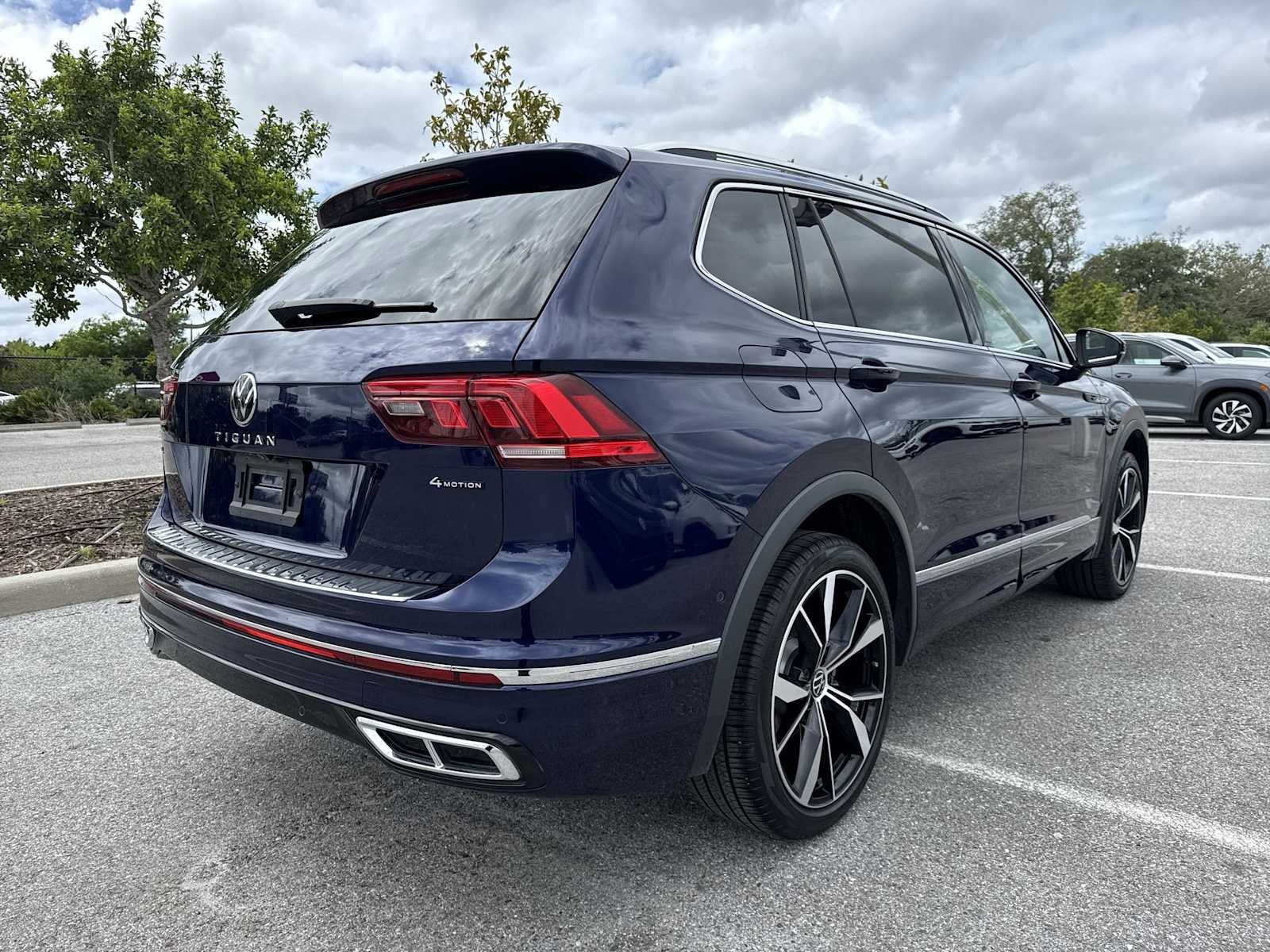 2024 Volkswagen Tiguan SEL R-Line